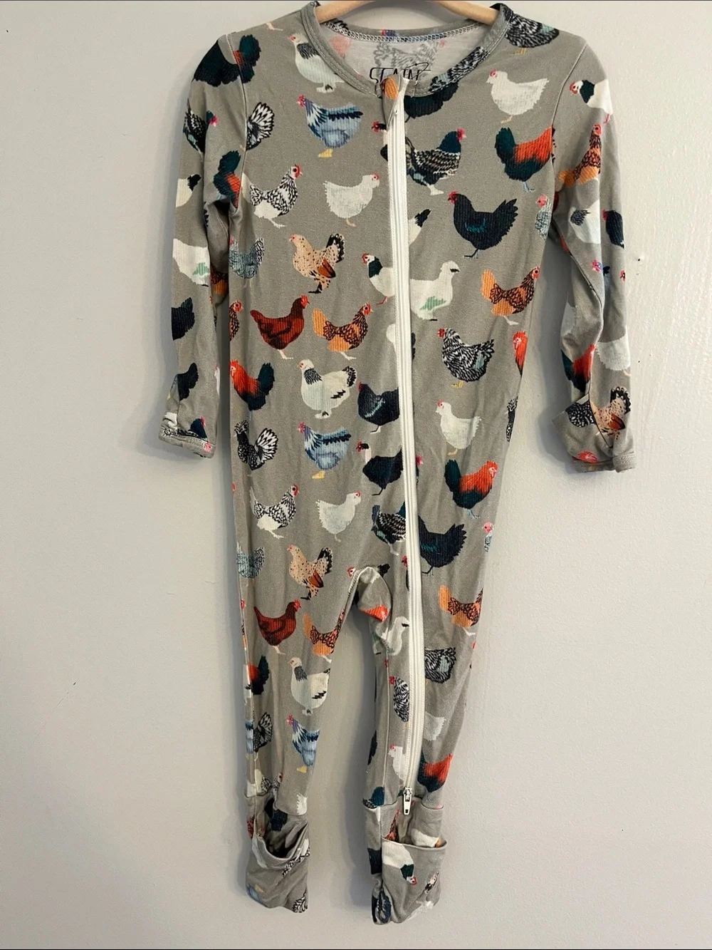 Gray Chickens Print Zip-Up Footed Pajamas 9-12 Mnths Scainf Bamboo